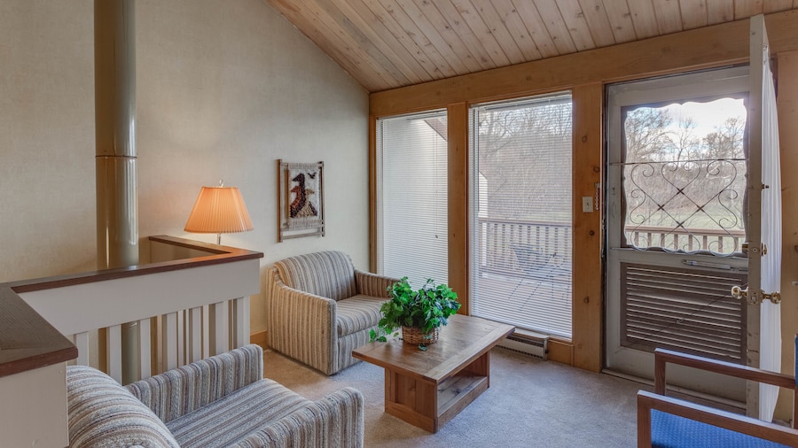 Stony Court at Bryce Mountain