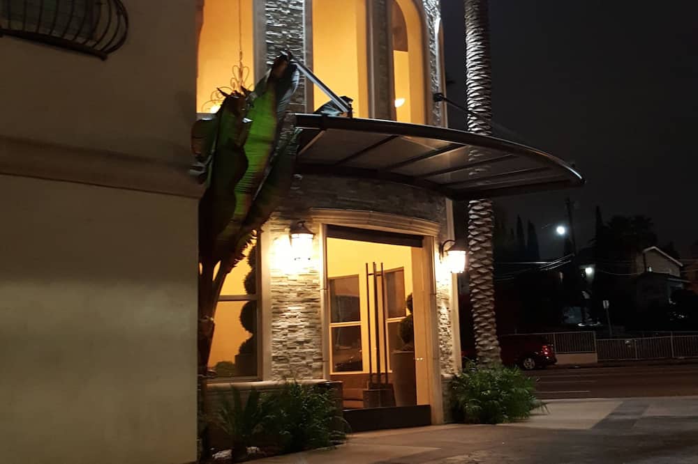 Tuscan Garden Inn