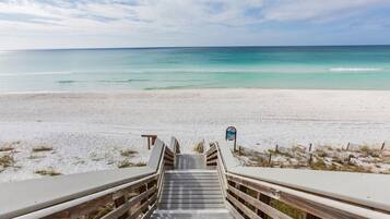 Plage à proximité, sable blanc, navette gratuite vers la plage
