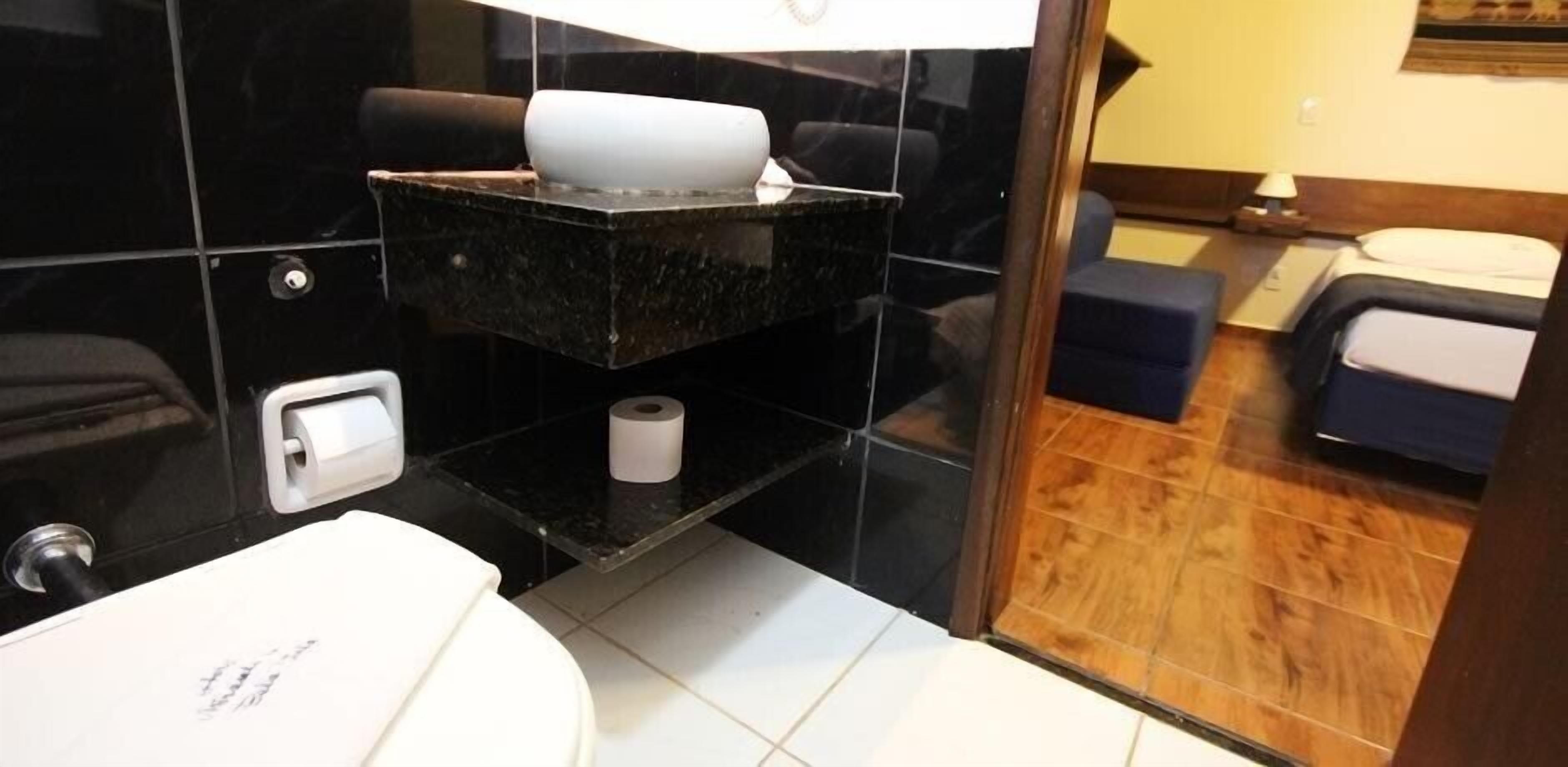 double room | bathroom | shower, free toiletries, hair dryer, towels