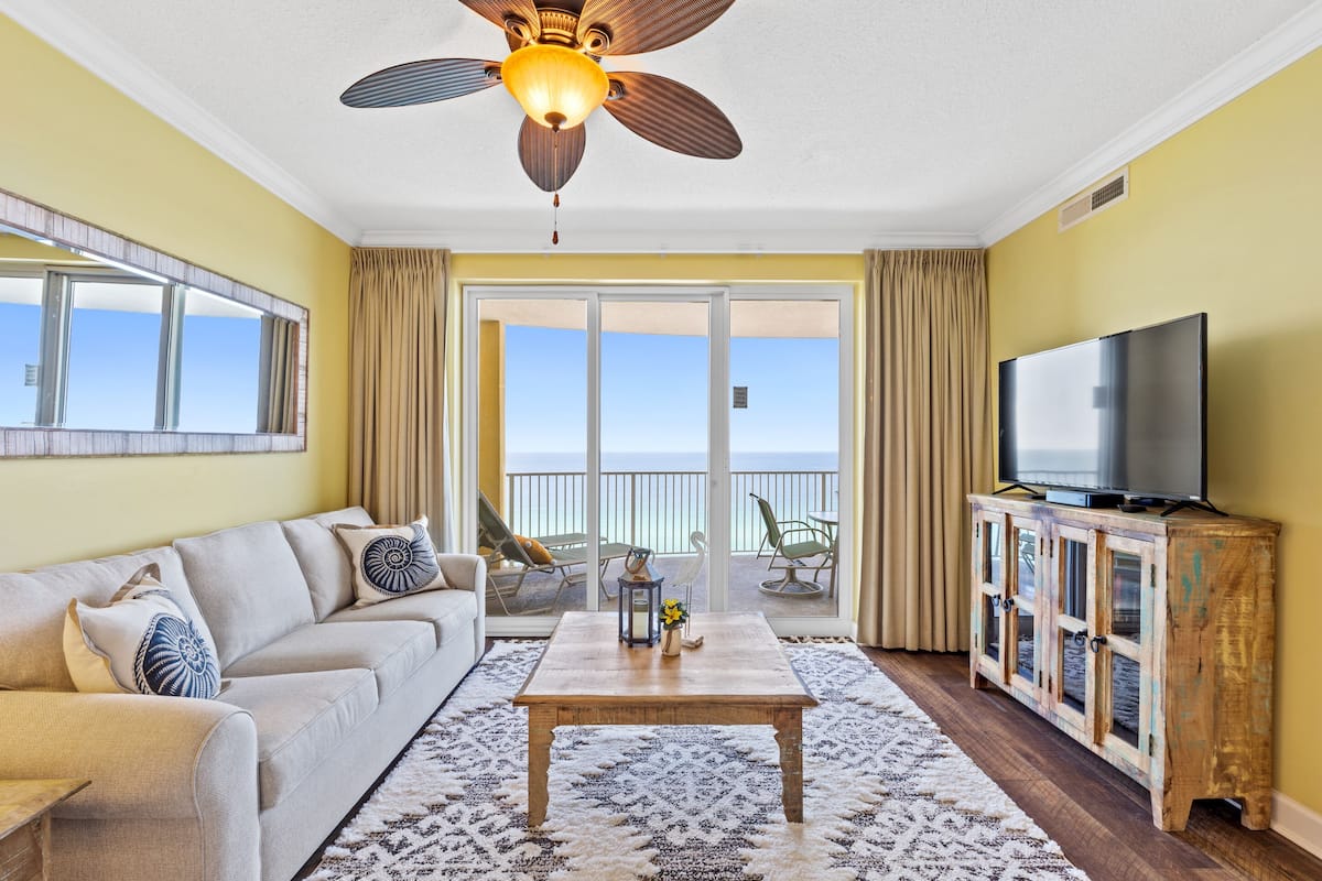 Condo, 2 Bedrooms, Ocean View (1503) | Living area | TV