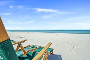 On the beach, white sand, surfing, fishing - Emerald Isle Beach Resort by Panhandle Getaways (Panama City Beach)