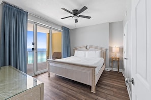 2 bedrooms, individually decorated, individually furnished - Emerald Isle Beach Resort by Panhandle Getaways (Panama City Beach)