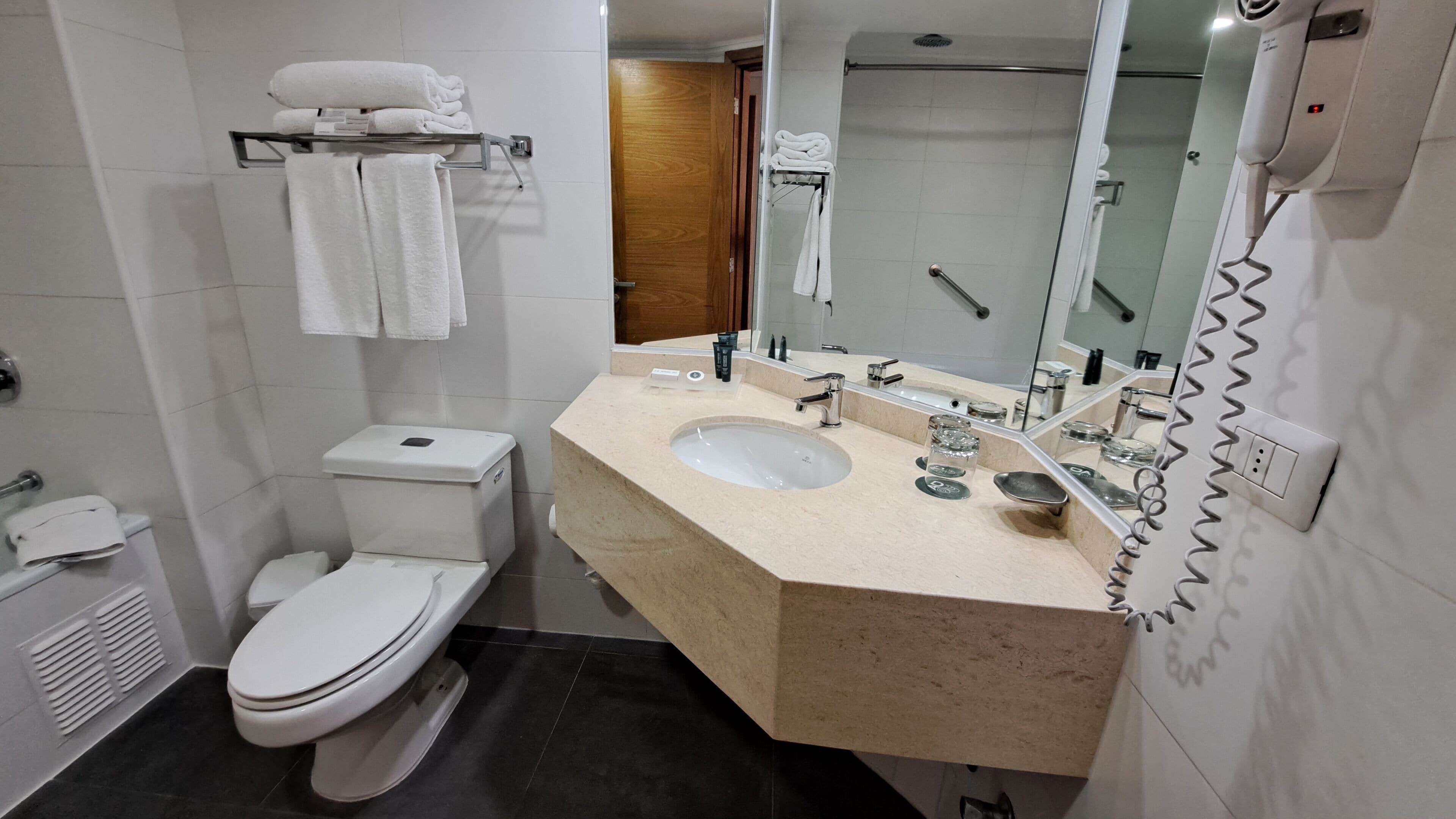 combined shower/bathtub, free toiletries, hair dryer, towels