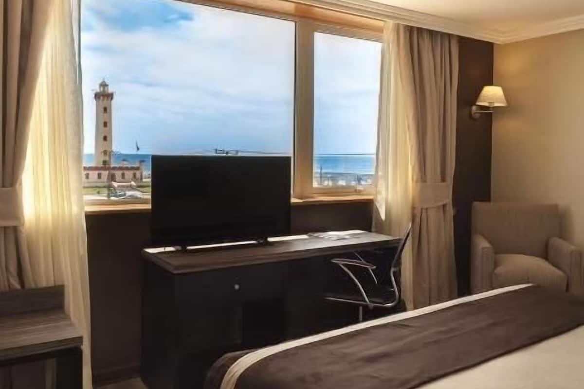 Minibar, in-room safe, desk, soundproofing