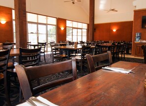 تقديم الإفطار والعشاء