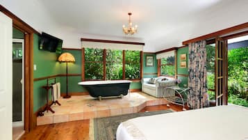 尊贵客房, 浴缸, 花园景观 (Fitzroy - Adults-only) | 高档床上用品、办公桌、免费 WiFi、床单