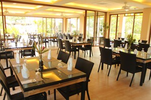 Frühstück, Mittagessen, Abendessen, internationale Küche 