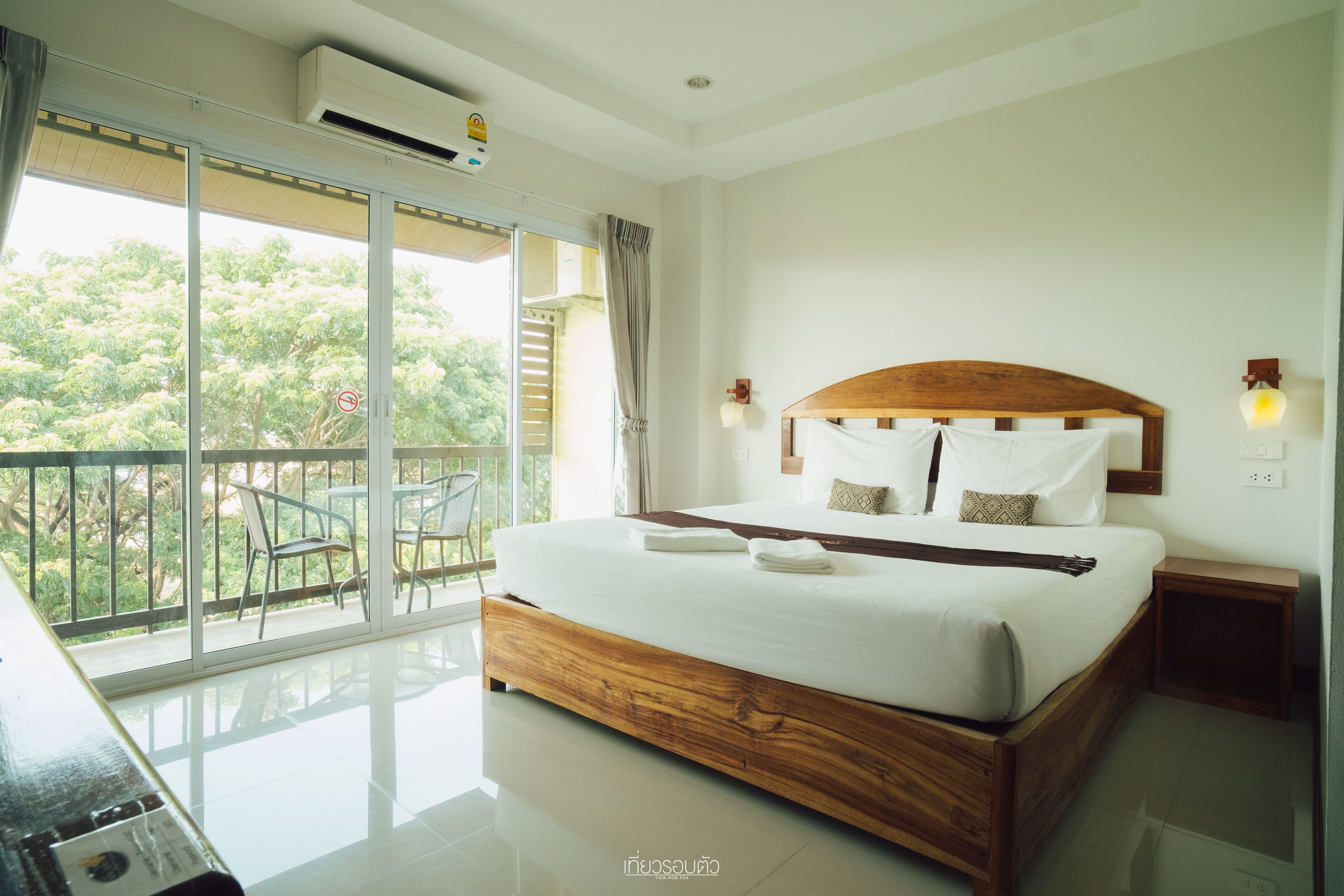 double room | desk, blackout curtains, rollaway beds, free wifi