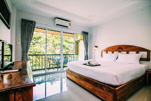 Double Room | Desk, blackout drapes, rollaway beds, free WiFi