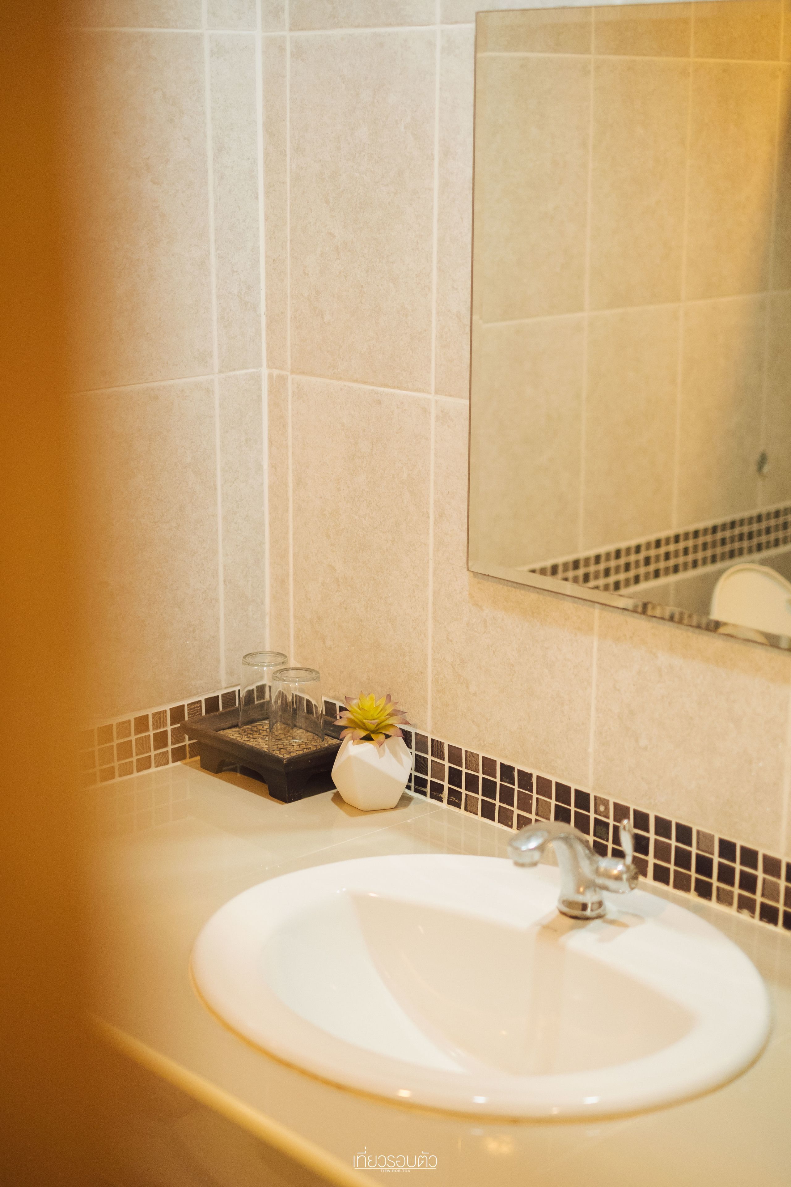 double room | bathroom | shower, free toiletries, hair dryer, towels