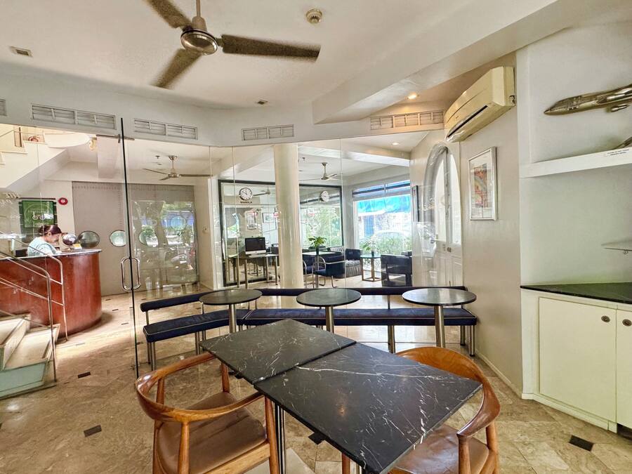 Área de estar no saguão