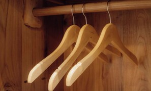 Ropa de cama de alta calidad, escritorio, wifi gratis y ropa de cama 