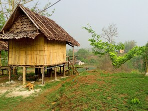 Standard Double Fan with Shared Bathroom | Free WiFi - Tony Guesthouse (Pai)