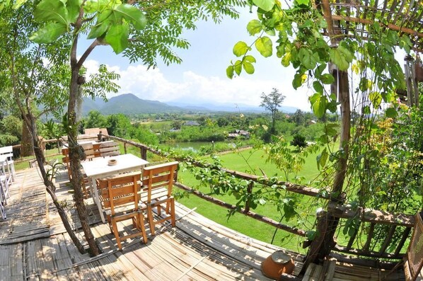 Property grounds - Tony Guesthouse (Pai)