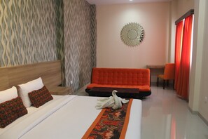 Dhave Suite | Meja kerja dan Wi-Fi gratis