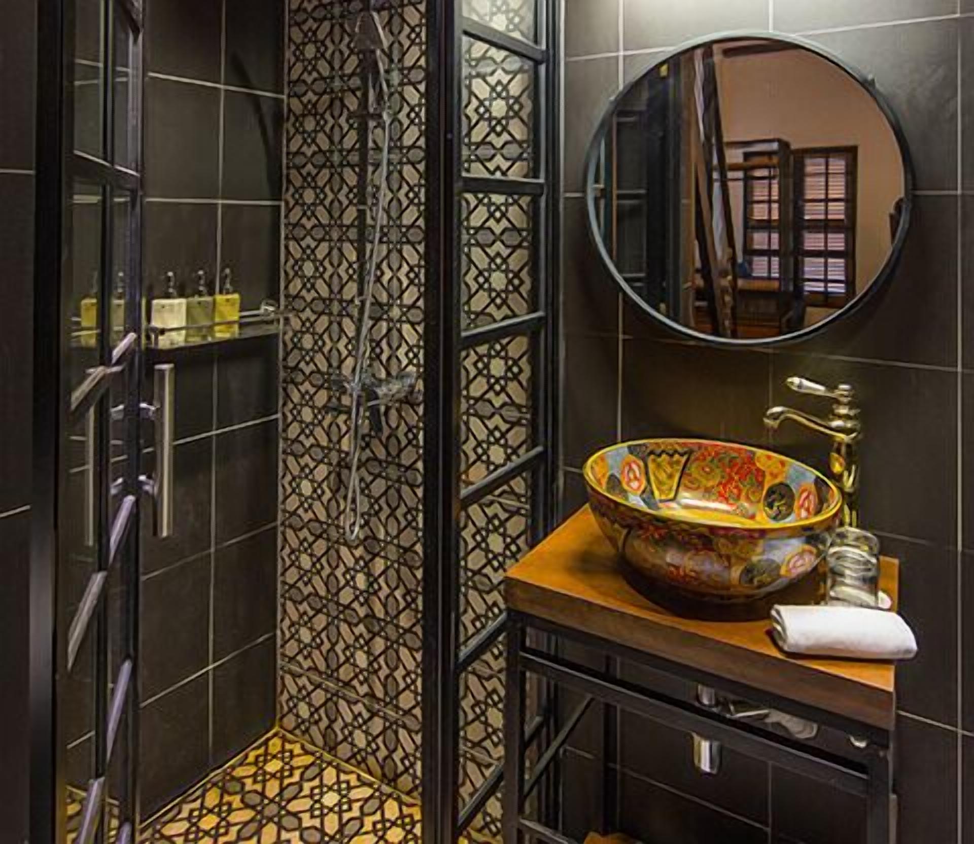 shower, free toiletries, towels