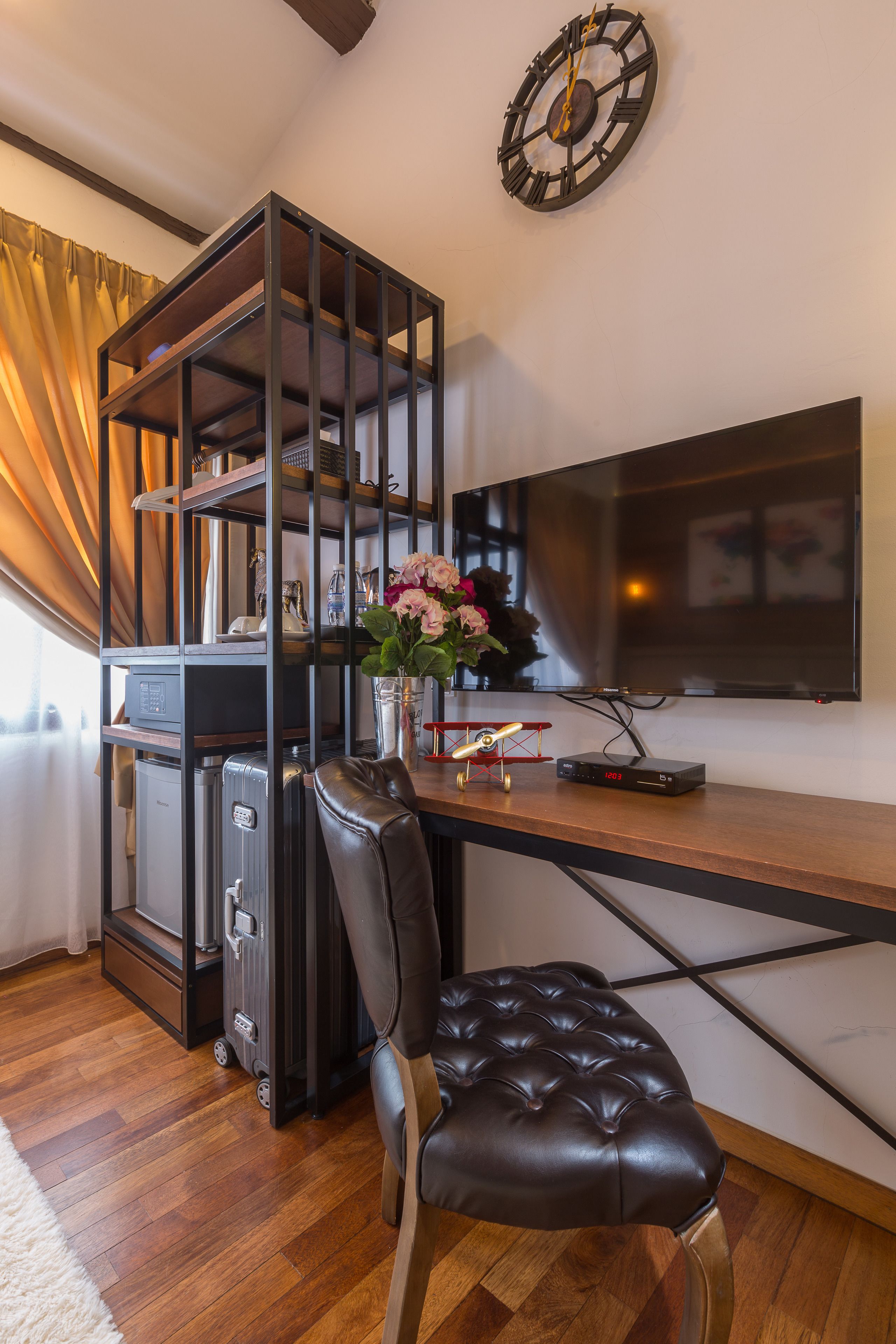 deluxe room | in-room safe, desk, iron/ironing board, rollaway beds