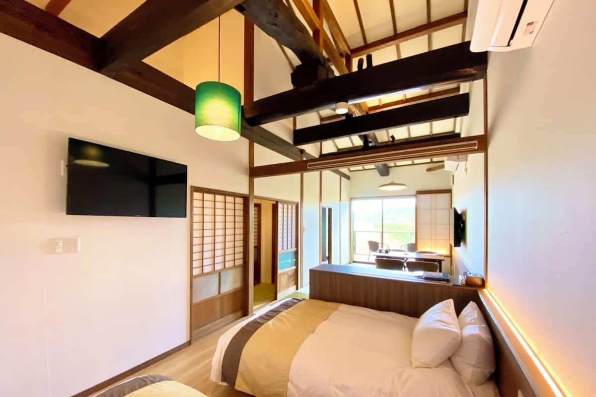 Chambre Luxe avec lits jumeaux, vue montagne | Couette en duvet d'oie, coffres-forts dans les chambres