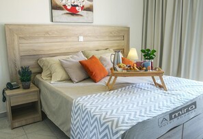 أسرّة أطفال/رضّع (مجانًا) وواي فاي