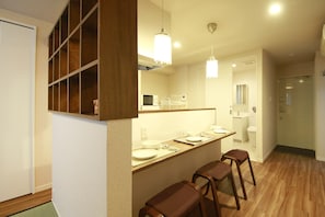 Rumah (Extra Japanese Futon) | Makan di kamar