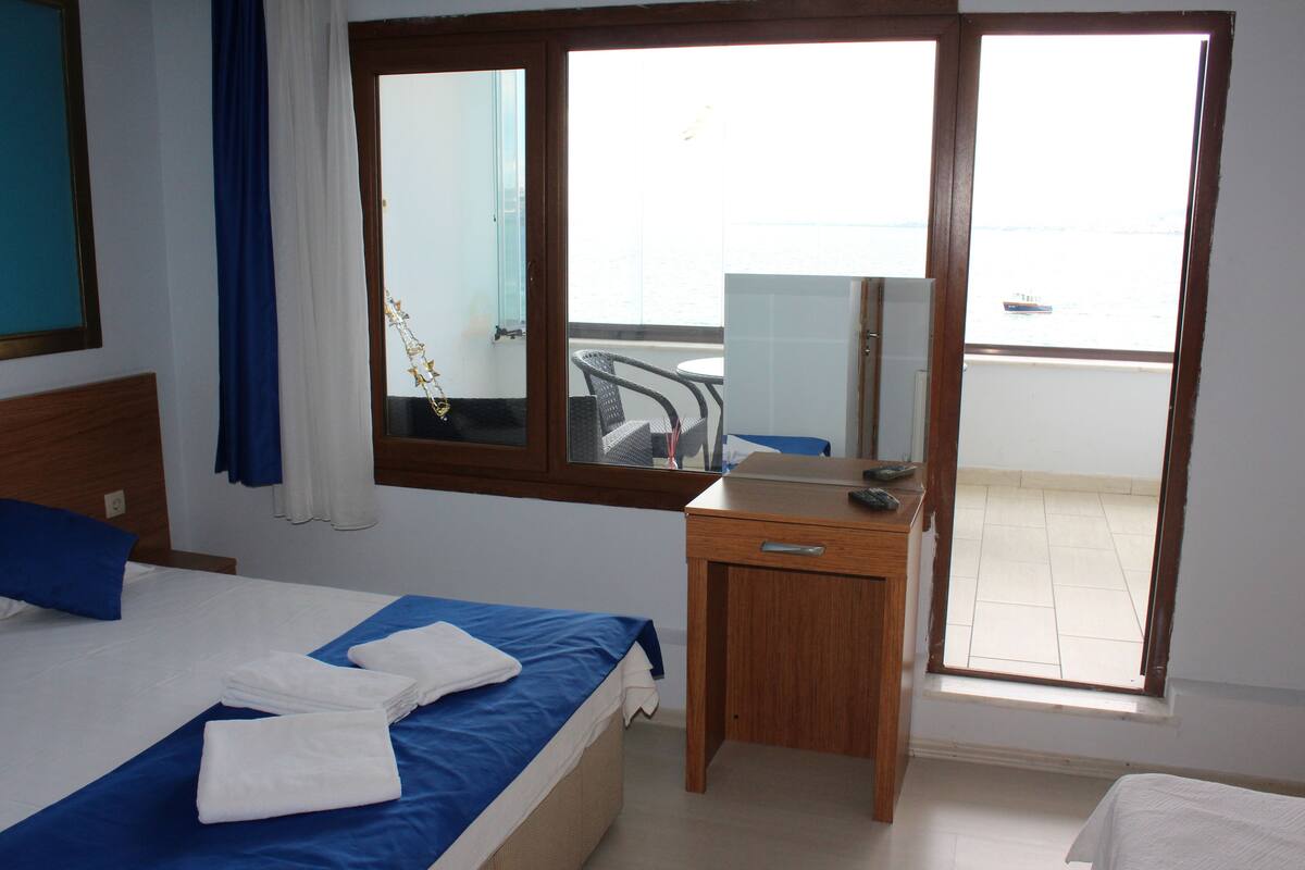 Suite, Sea View | Desk, WiFi (free)