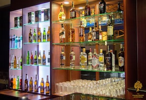 2 bars/lounges, poolside bar - Panari Resort, BW Signature Collection (Nyahururu)