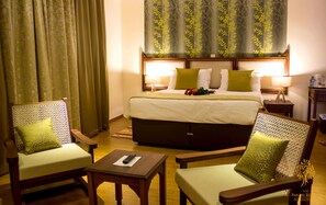 Ferienhaus, Gartenblick | Minibar, Zimmersafe, individuell eingerichtet, Schreibtisch