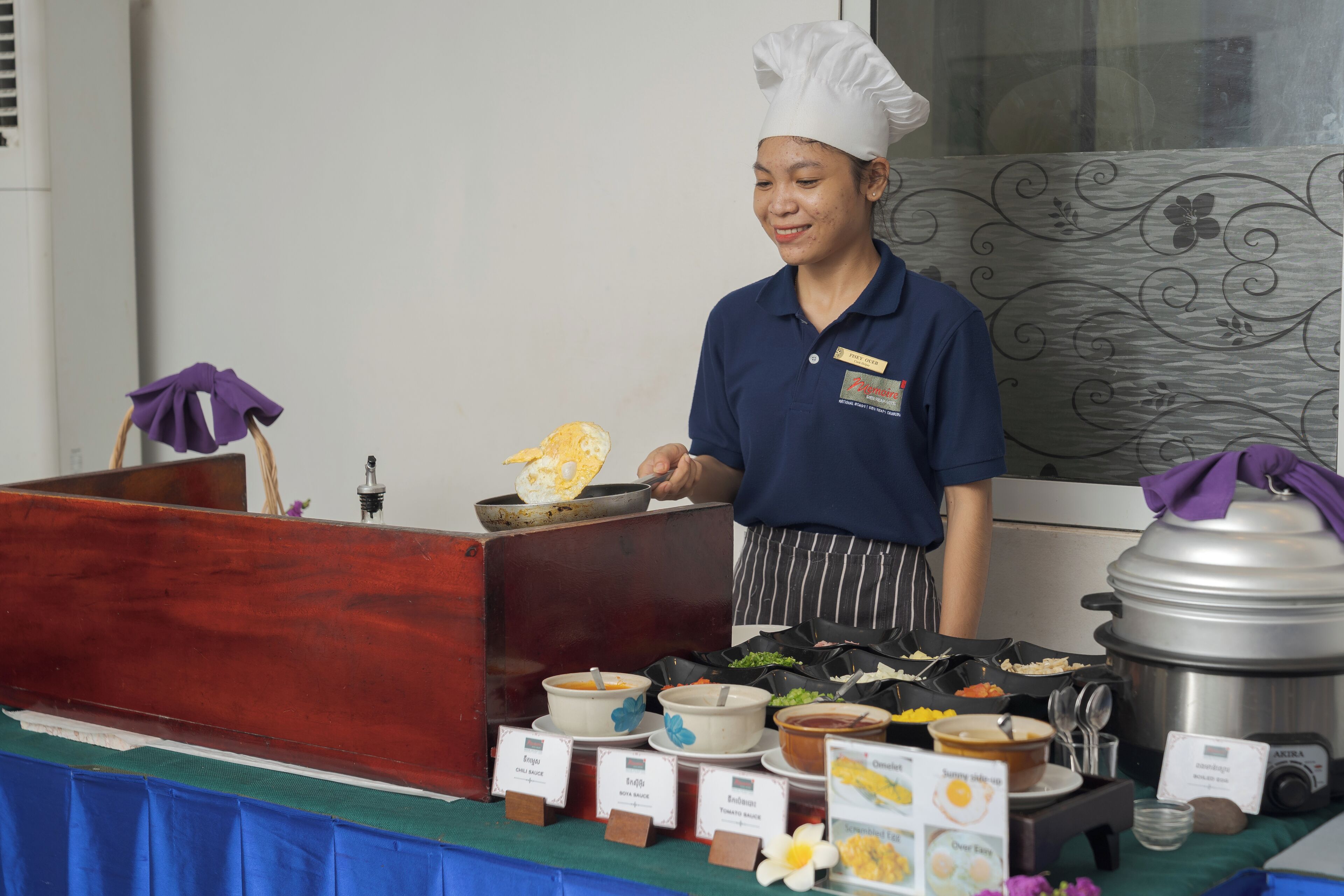 2 restaurants, breakfast, lunch, dinner served; international cuisine