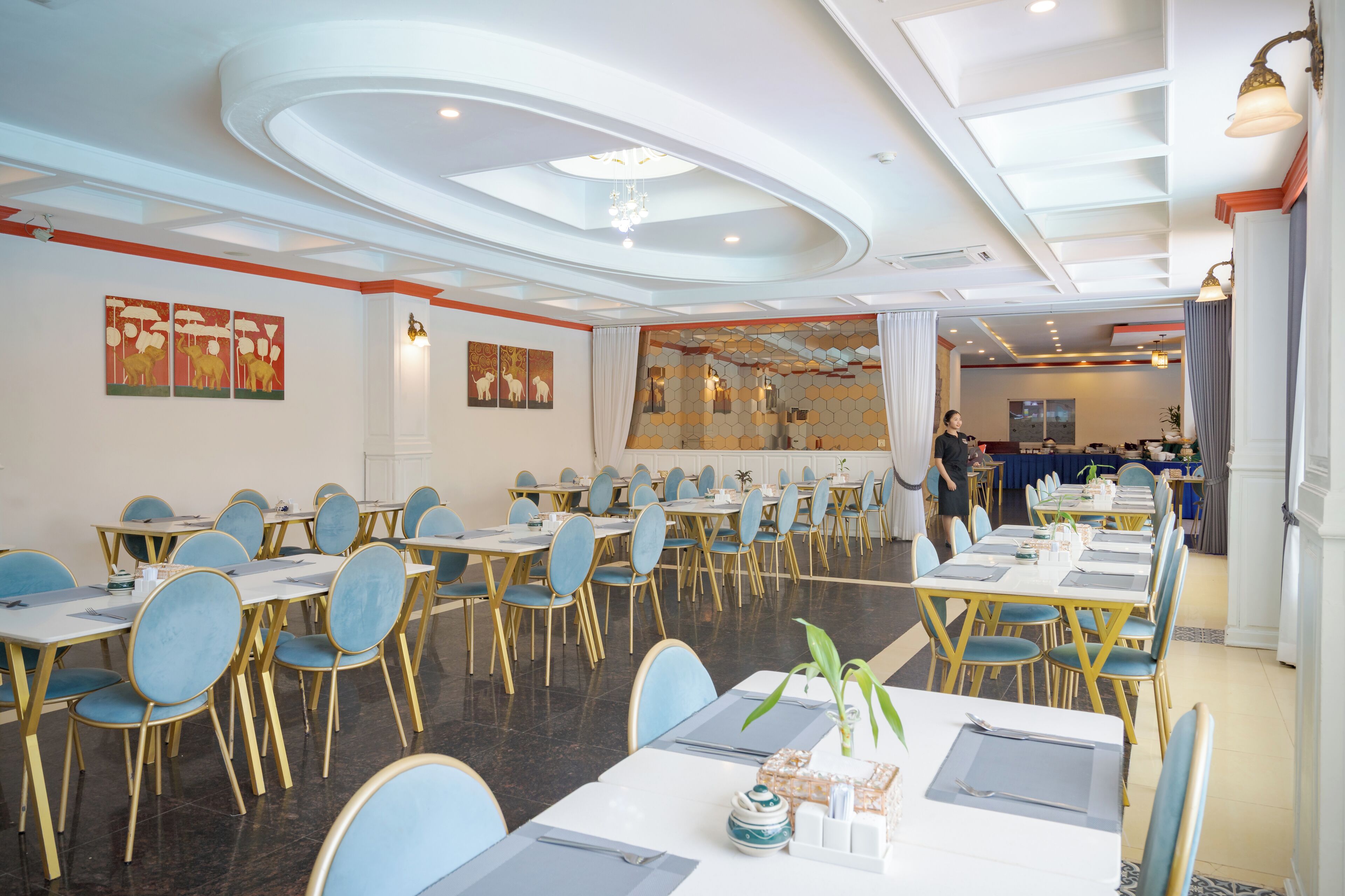 2 restaurantes, café da manhã, culinária internacional