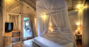 Villa, 2 Bedrooms, Private Pool | 2 bedrooms, in-room safe, desk, free WiFi - Villa Rumah Rinda (Gili Trawangan)