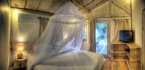 Villa, 2 Bedrooms, Private Pool | 2 bedrooms, in-room safe, desk, free WiFi - Villa Rumah Rinda (Gili Trawangan)