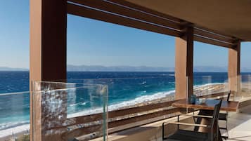 Premium Suite, 1 Bedroom | Pemandangan pantai/laut