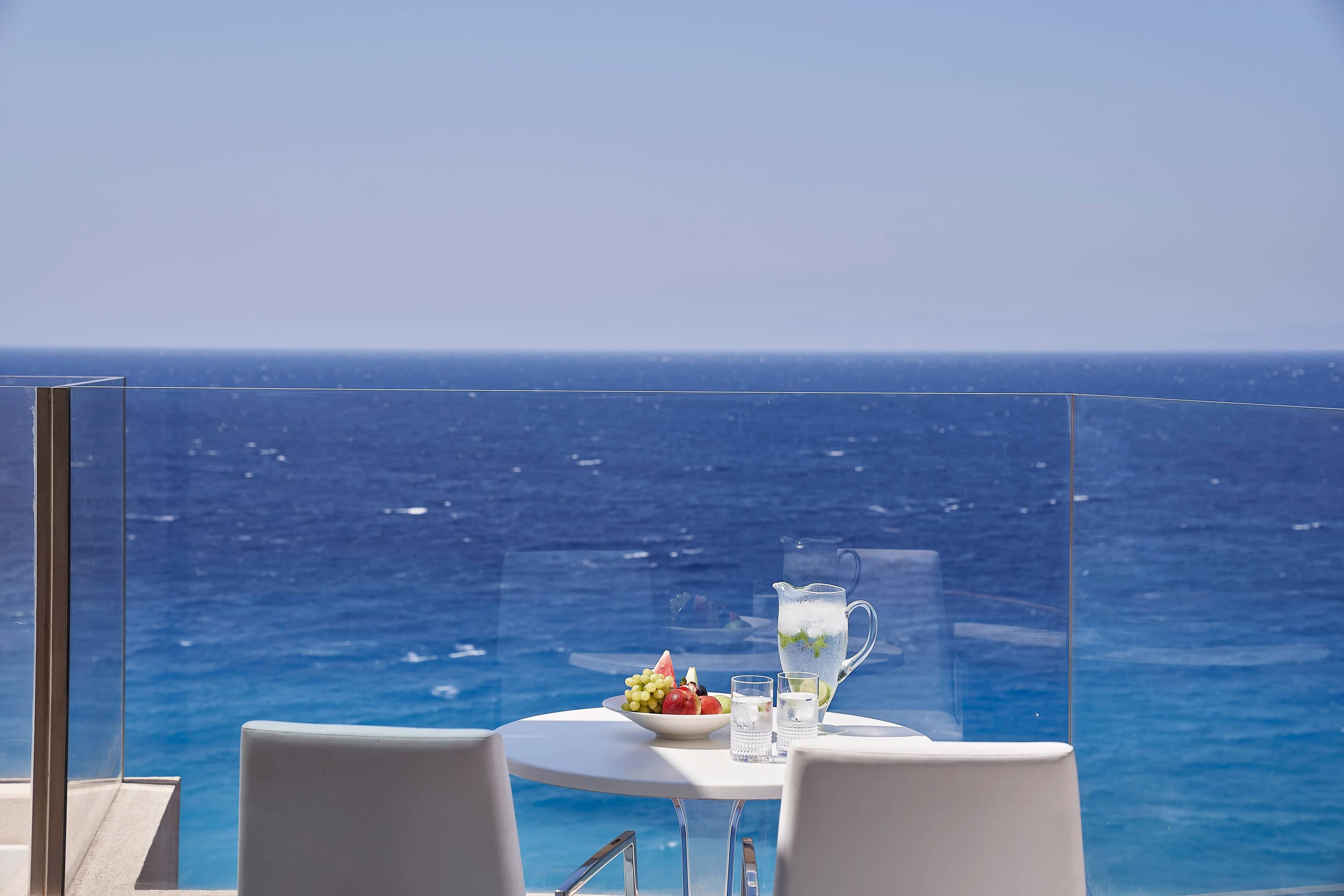 Loftsleilighet | Utsikt mot strand/hav