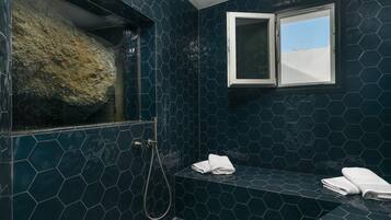 Hammam Villa with Plunge Pool | Banheiro | Chuveiro/banheira combinados, produtos de toalete de grife