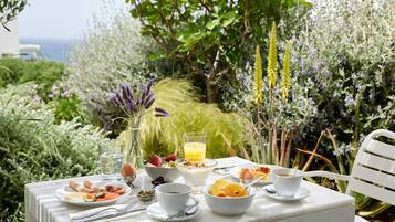 Free daily local cuisine breakfast