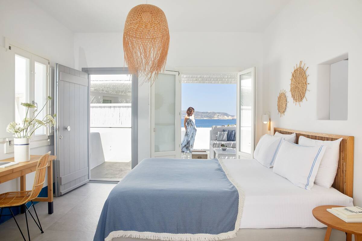 premium bedding, in-room safe, desk, soundproofing