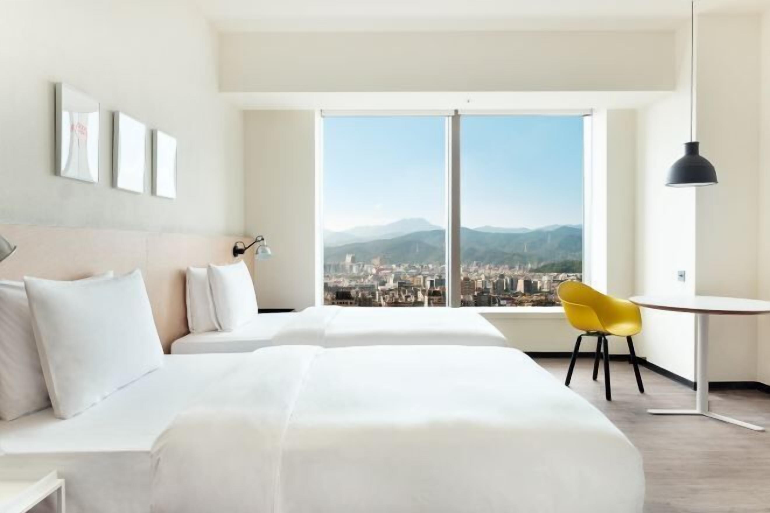 Coffres-forts dans les chambres, bureau, rideaux occultants