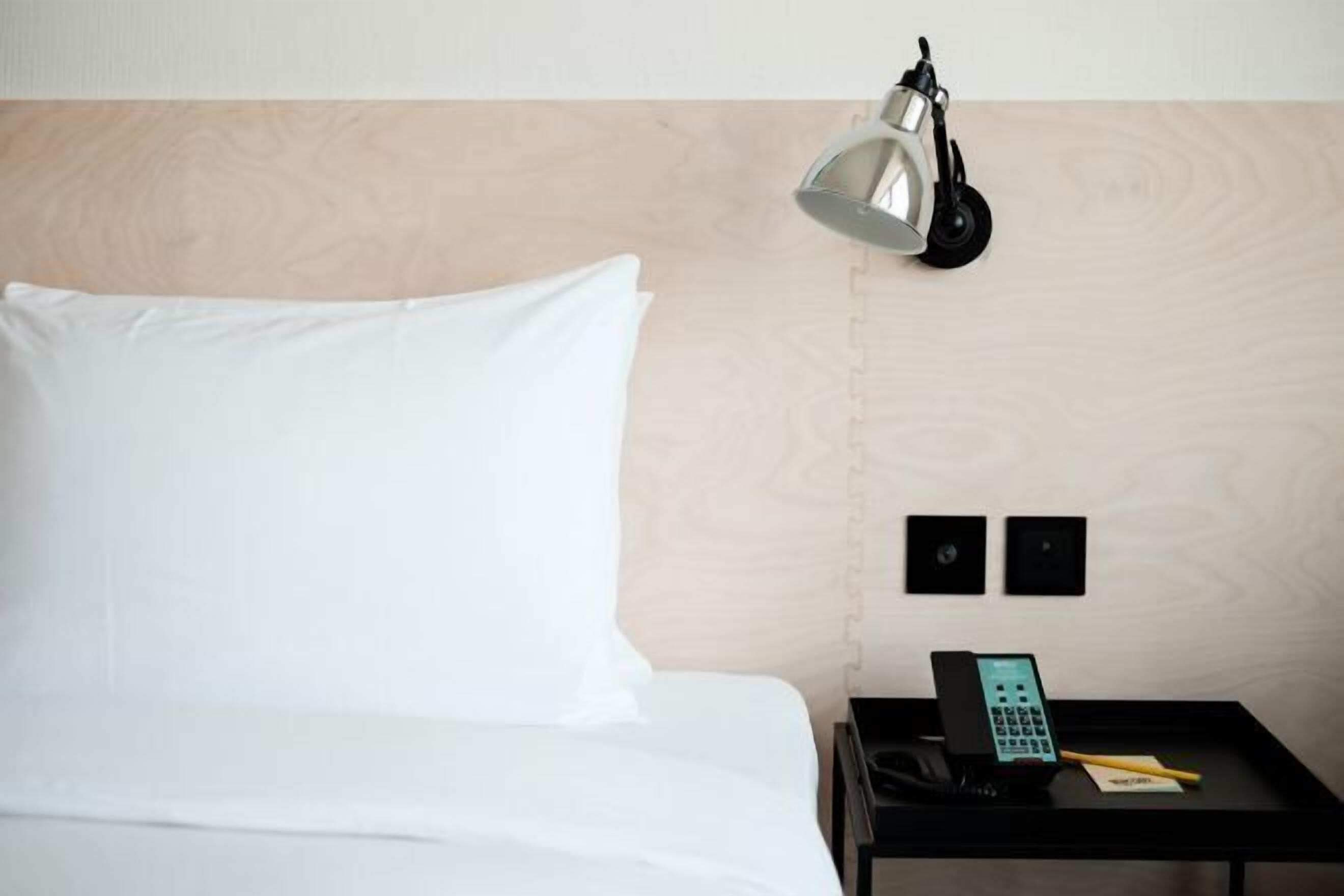 Coffres-forts dans les chambres, bureau, rideaux occultants