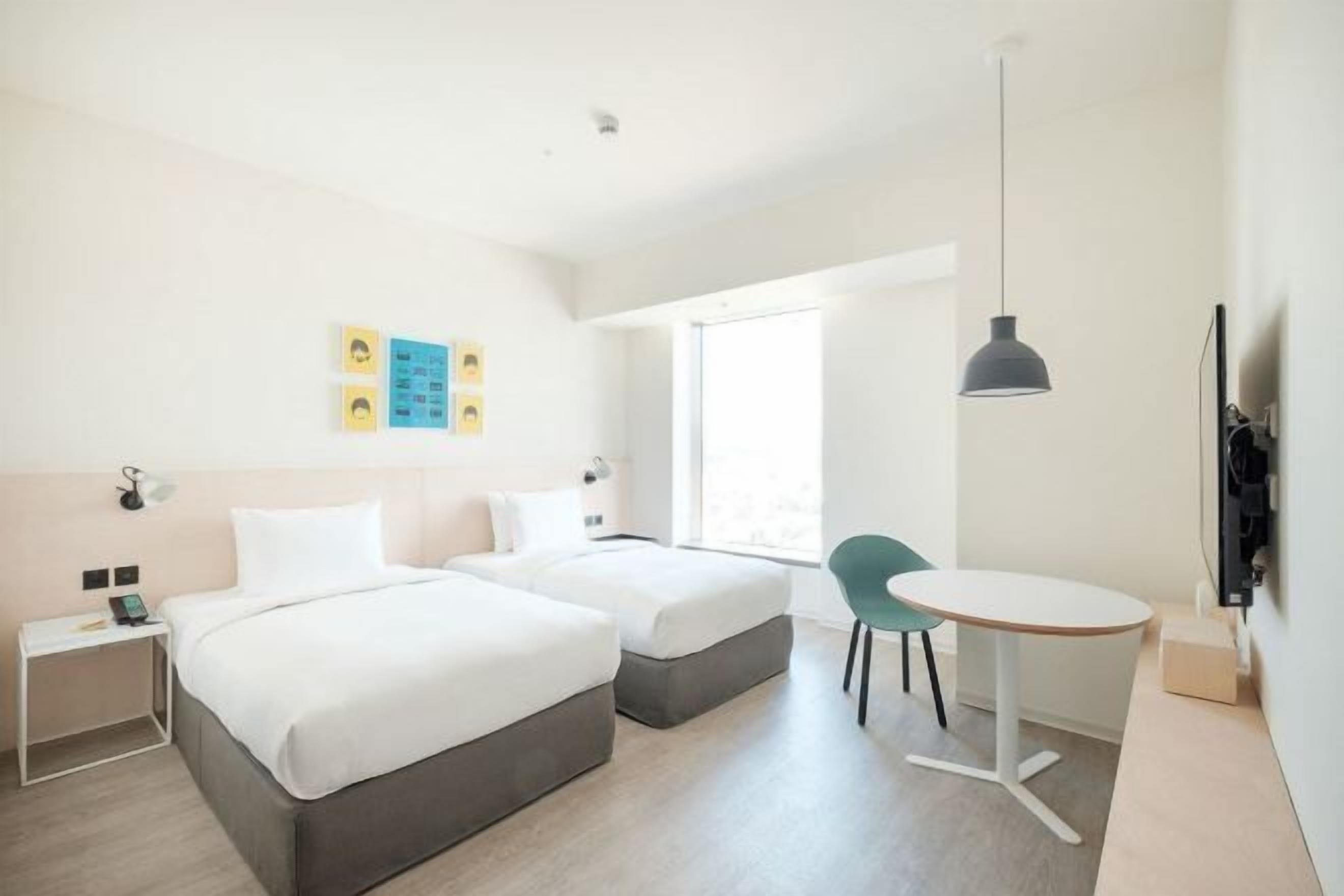 Coffres-forts dans les chambres, bureau, rideaux occultants