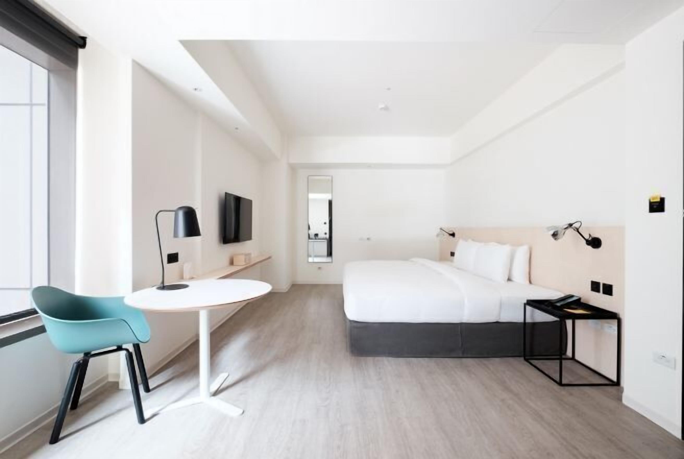 Coffres-forts dans les chambres, bureau, rideaux occultants