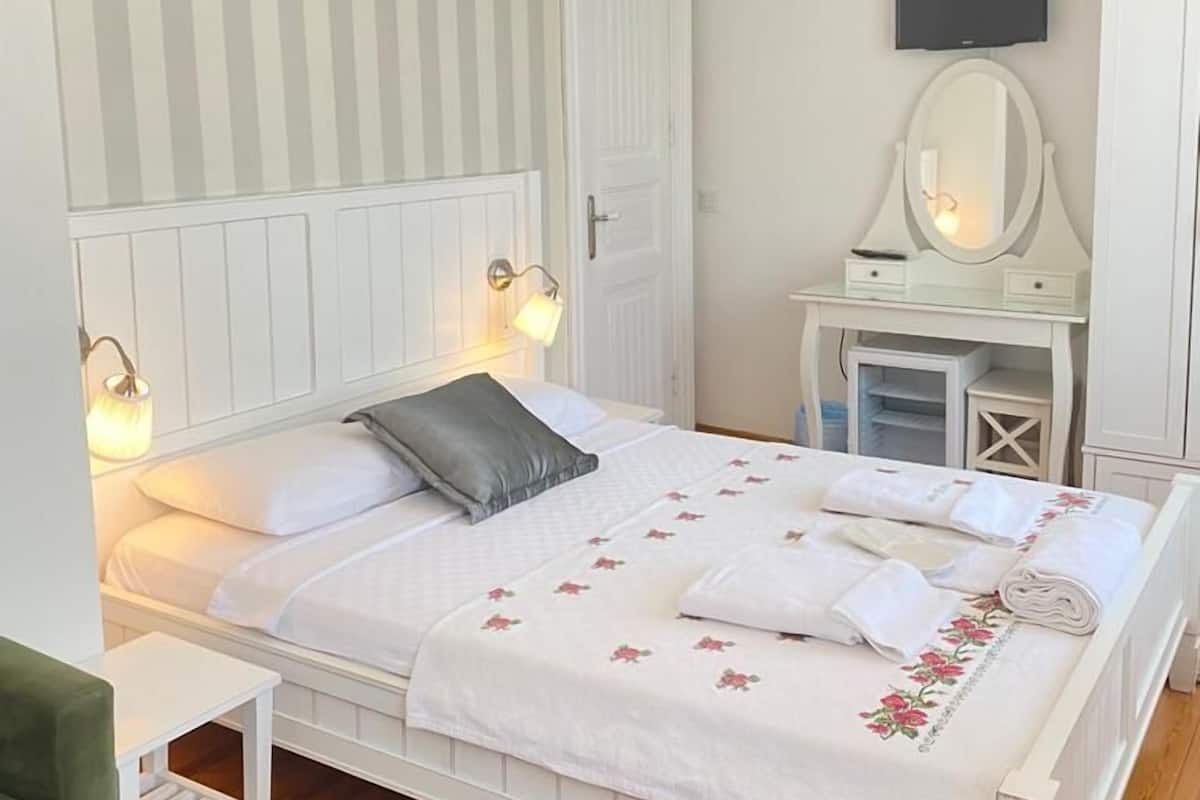 Desk, iron/ironing board, free WiFi
