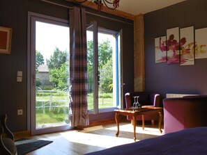 Double Room (Charlotte) | View from room - La Cadournaise (Saint-Seurin-de-Cadourne)