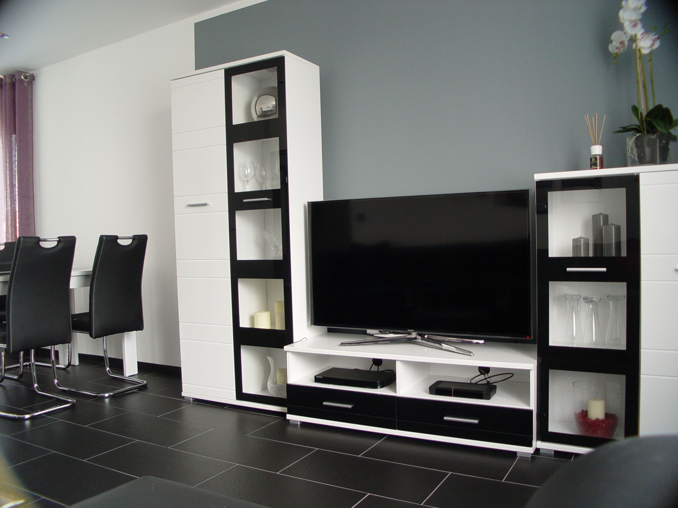 Apartemen Superior, 1 kamar tidur | Televisi