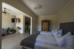 Premium Apartment, 1 Double Bed, Balcony, Garden View