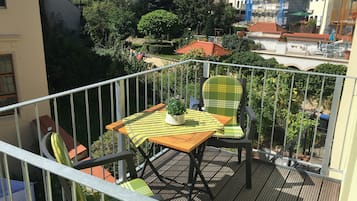 Premium-Apartment, 1 Doppelbett, Balkon, Gartenblick | Balkon