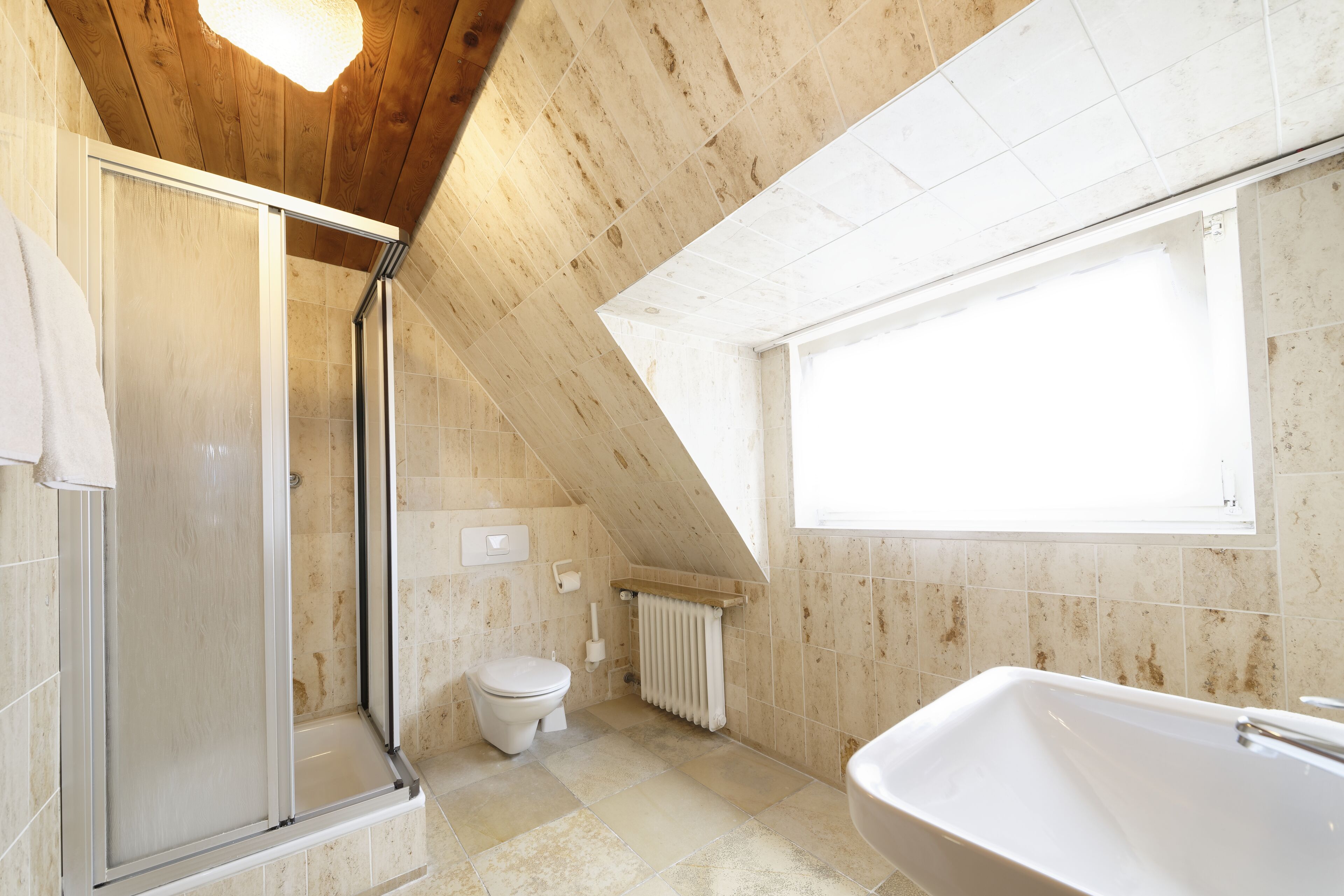 standard double room, non smoking, mountain view | bathroom | shower, towels