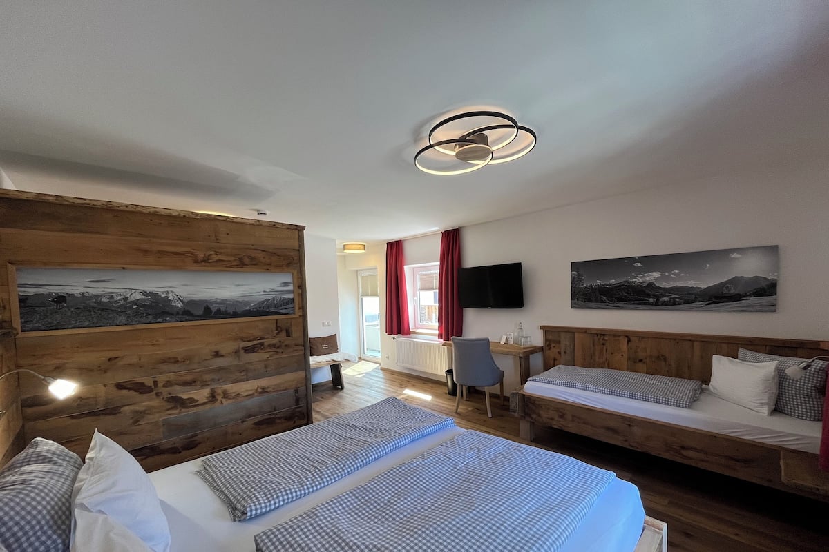 Standard Room, 1 Bedroom, Terrace, Mountain View | 1 bedroom, hypo-allergenic bedding, minibar, individually decorated