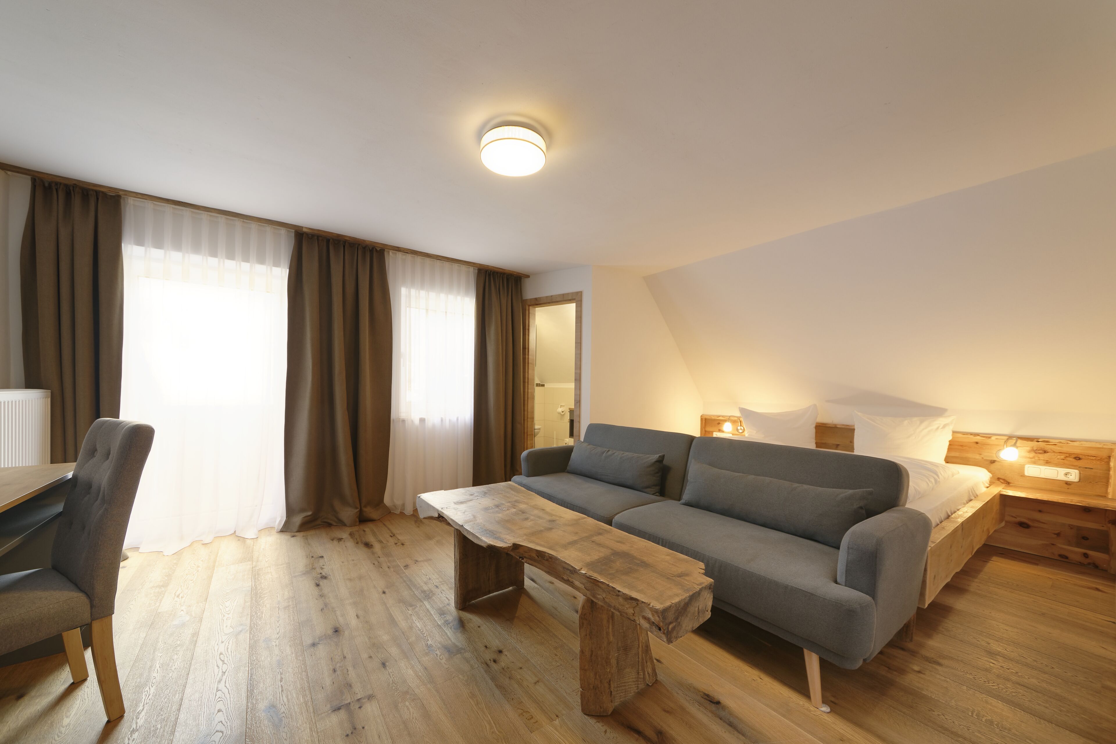 comfort double room, 1 queen bed, balcony (groß) | 1 bedroom, hypo-allergenic bedding, minibar, individually decorated