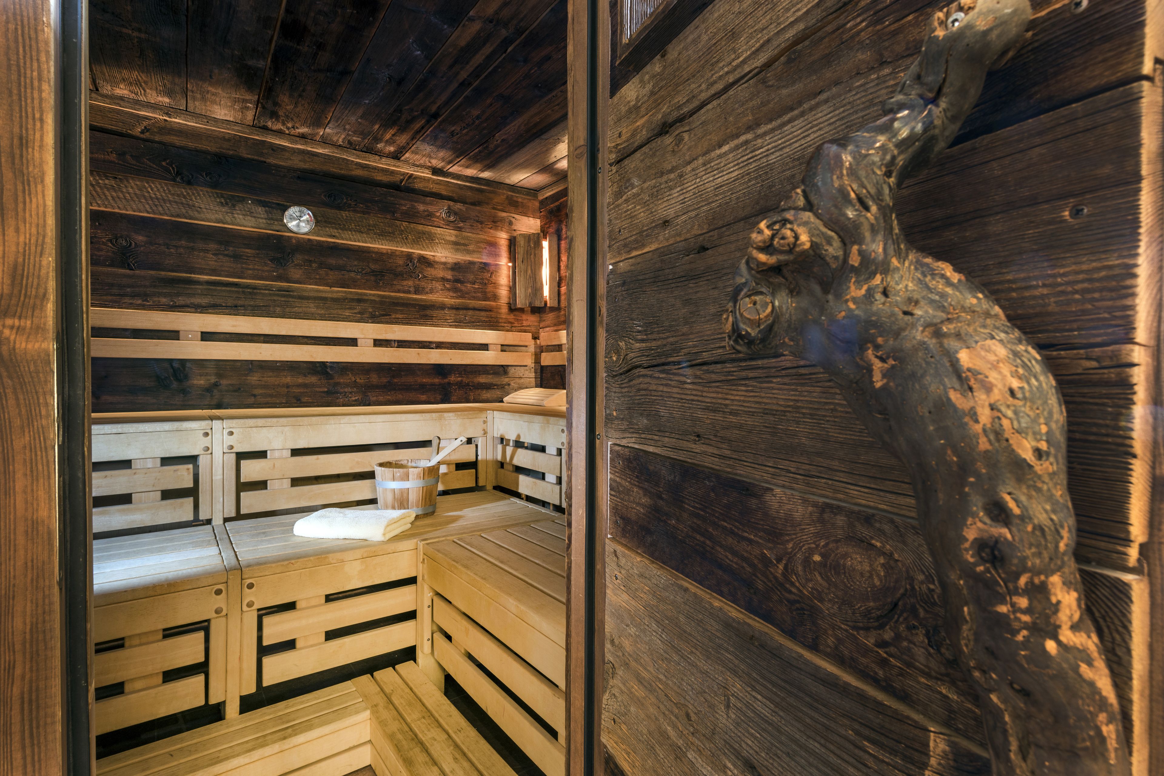 sauna, hot tub, steam room, body treatments, hot stone massages